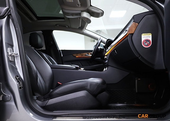Mercedes-Benz CLS500 14 of 28