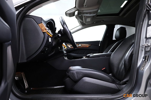 Mercedes-Benz CLS500 13 of 28