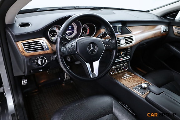 Mercedes-Benz CLS500 11 of 28