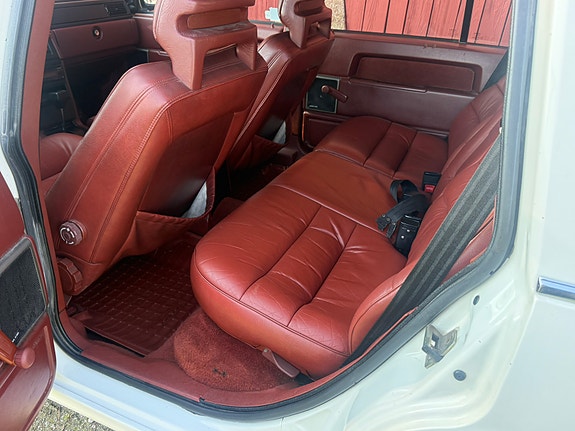 Volvo 740 18 of 24