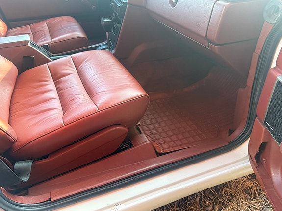 Volvo 740 22 of 24