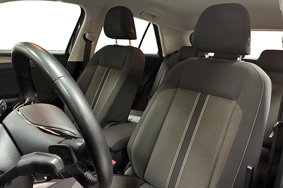 Volkswagen T-Roc 23 of 26