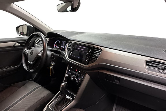 Volkswagen T-Roc 14 of 26