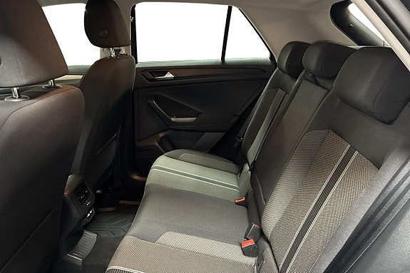 Volkswagen T-Roc 15 of 26