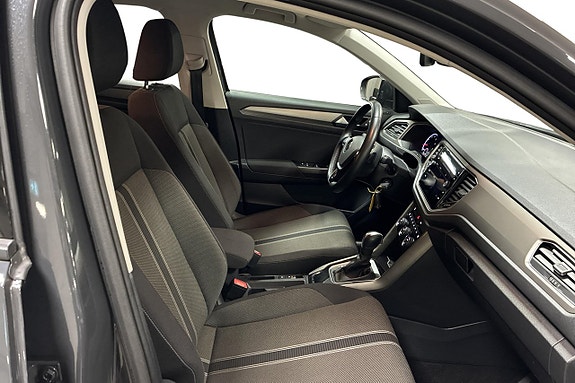Volkswagen T-Roc 13 of 26