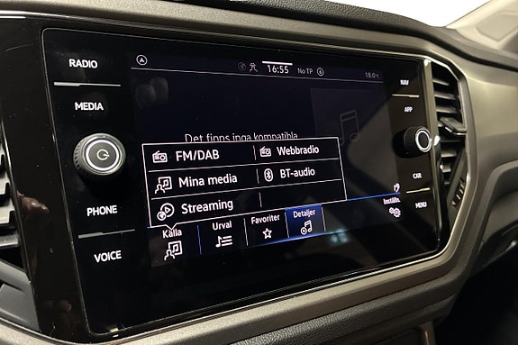 Volkswagen T-Roc 21 of 26
