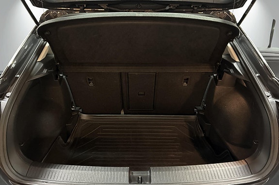 Volkswagen T-Roc 16 of 26