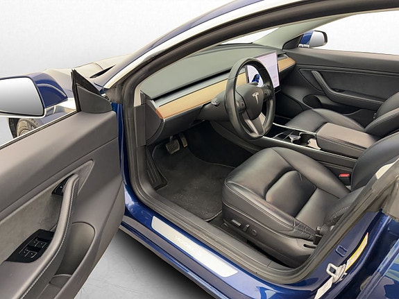 Tesla Model 3 12 of 30