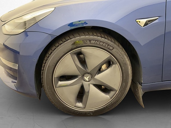 Tesla Model 3 11 of 30
