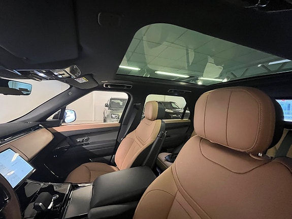 Land Rover Range Rover Sport 3 of 6