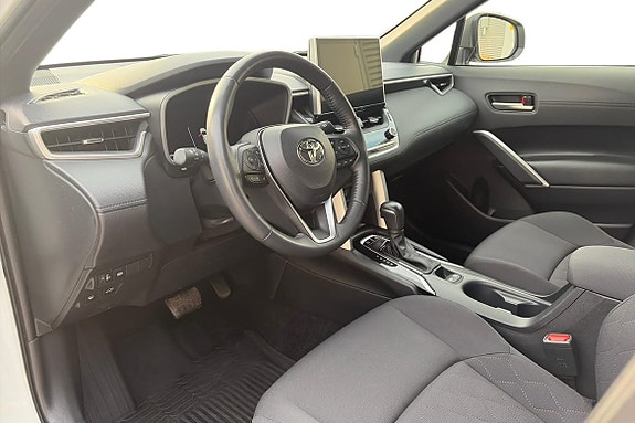 Toyota Corolla Cross 12 of 16