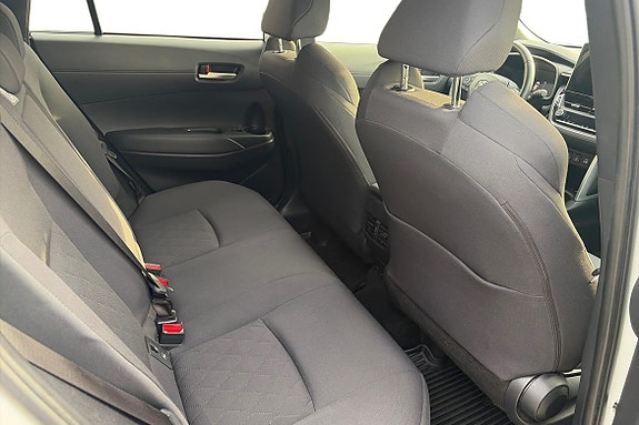 Toyota Corolla Cross 8 of 16
