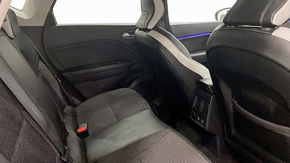 Renault Captur 5 of 19
