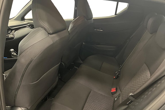 Toyota C-HR 13 of 22