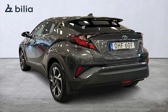 Toyota C-HR 2 of 22