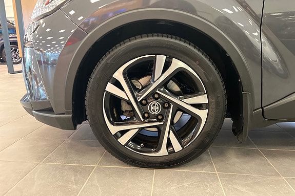 Toyota C-HR 17 of 22