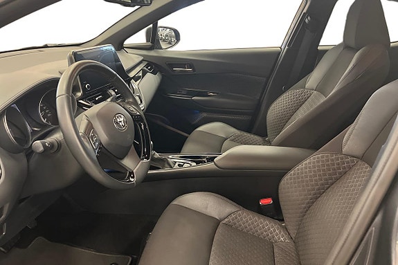 Toyota C-HR 14 of 22