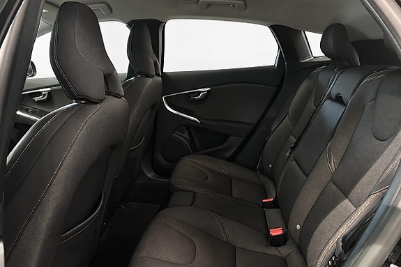 Volvo V40 Cross Country 8 of 15