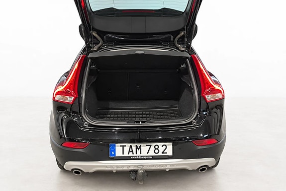 Volvo V40 Cross Country 9 of 15