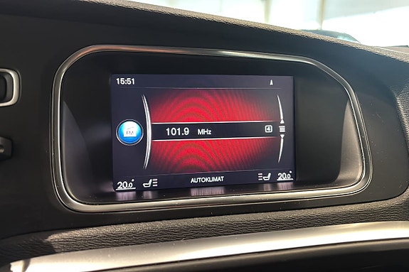 Volvo V40 Cross Country 13 of 15