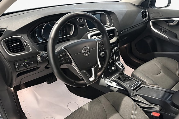 Volvo V40 Cross Country 6 of 15