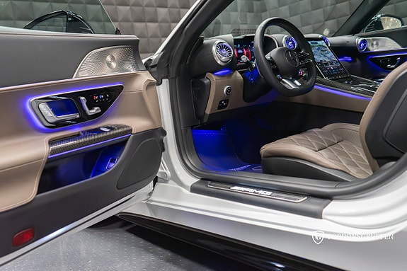 Mercedes-Benz AMG GT 63 16 of 29