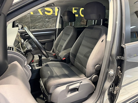 Volkswagen Touran 17 of 27