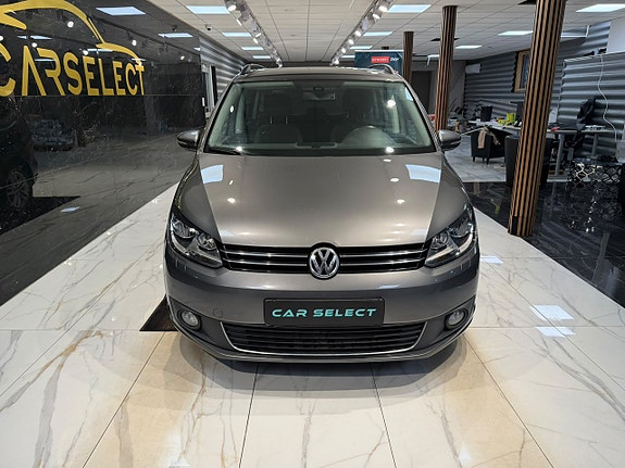 Volkswagen Touran 9 of 27