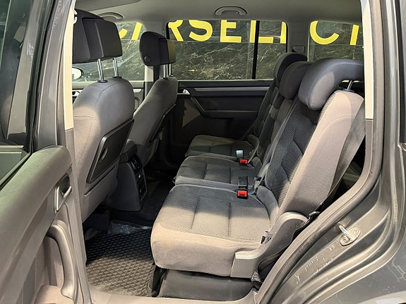 Volkswagen Touran 18 of 27