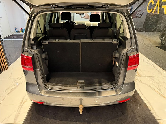Volkswagen Touran 6 of 27