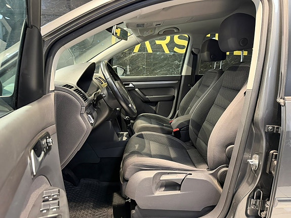 Volkswagen Touran 16 of 27