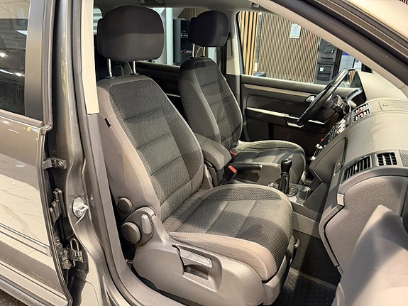 Volkswagen Touran 22 of 27