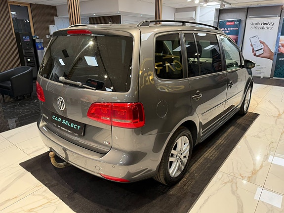 Volkswagen Touran 7 of 27