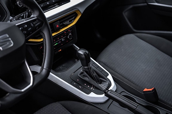 Seat Arona 16 of 27