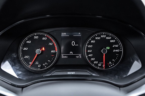 Seat Arona 17 of 27