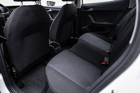 Seat Arona 23 of 27