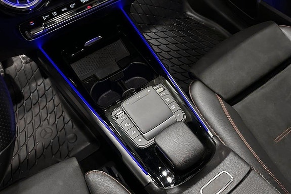 Mercedes-Benz EQB300 12 of 18