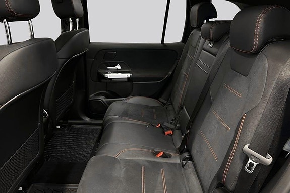 Mercedes-Benz EQB300 9 of 18