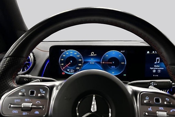 Mercedes-Benz EQB300 10 of 18