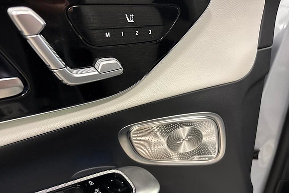Mercedes-Benz GLC300 de 17 of 20