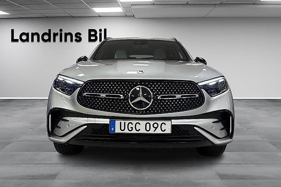 Mercedes-Benz GLC300 de 2 of 20