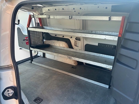 Volkswagen Caddy Maxi 8 of 13