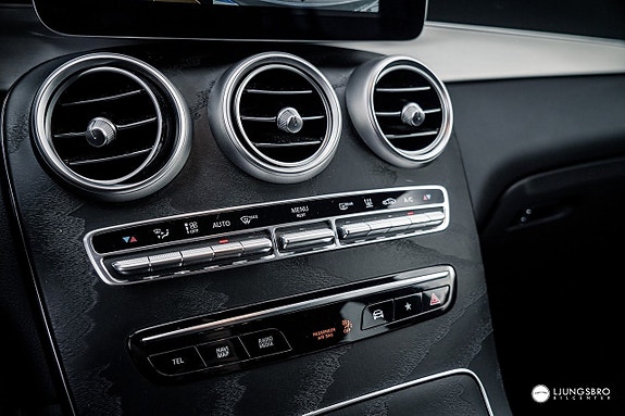 Mercedes-Benz GLC300 de 14 of 18