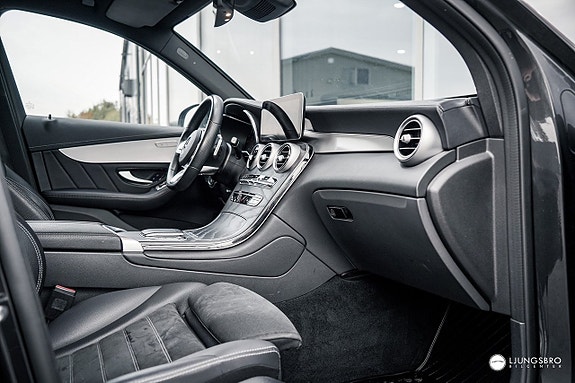 Mercedes-Benz GLC300 de 16 of 18