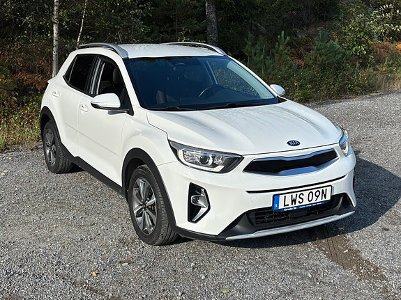 Kia Stonic 2 of 9