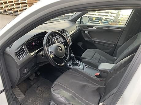 Volkswagen Tiguan Allspace 5 of 10