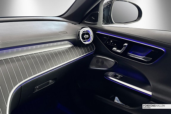 Mercedes-Benz C300 e 23 of 29