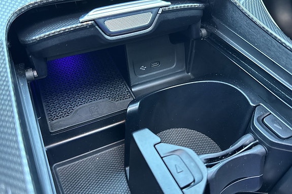 Mercedes-Benz C300 e 26 of 29