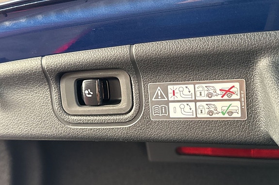 Mercedes-Benz C300 e 28 of 29