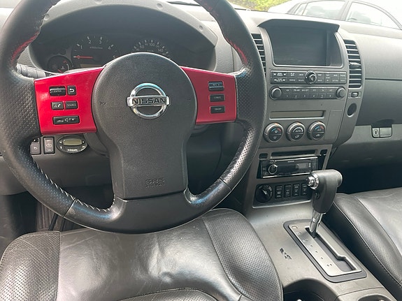 Nissan Navara 4 of 8